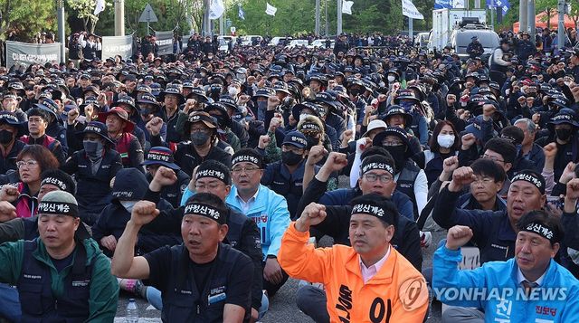 화물연대 사망 조합원 책임자 처벌하라