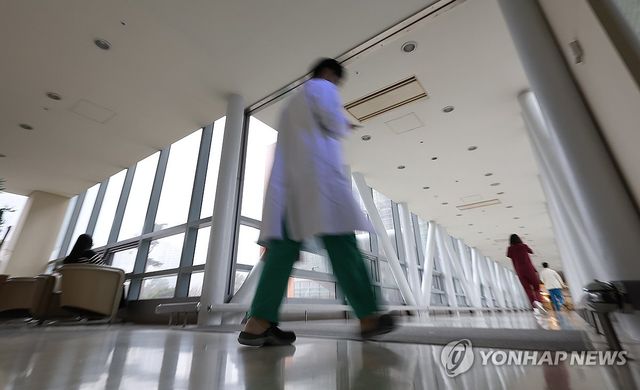 이동하는 의료진