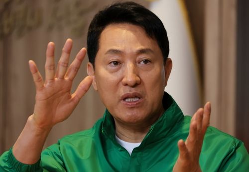 인터뷰하는 오세훈 서울시장