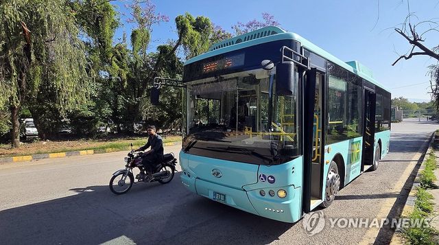 버스 운행 재개한 이슬라마바드