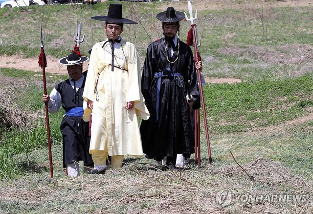노산군으로 강봉된 단종유배길 569년 만에 재현