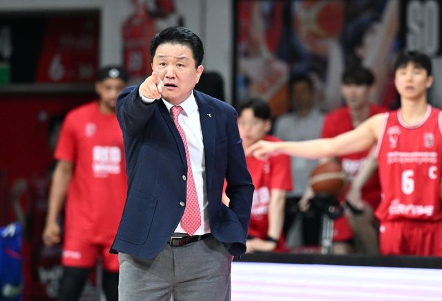 정관장의 유도훈 감독