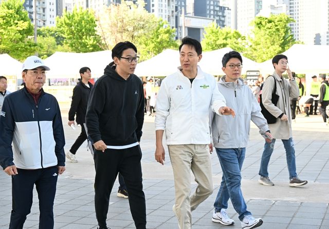 '쉬엄쉬엄 모닝' 참여한 오세훈 시장