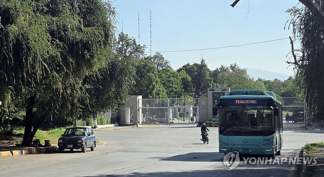 버스 운행 재개한 이슬라마바드