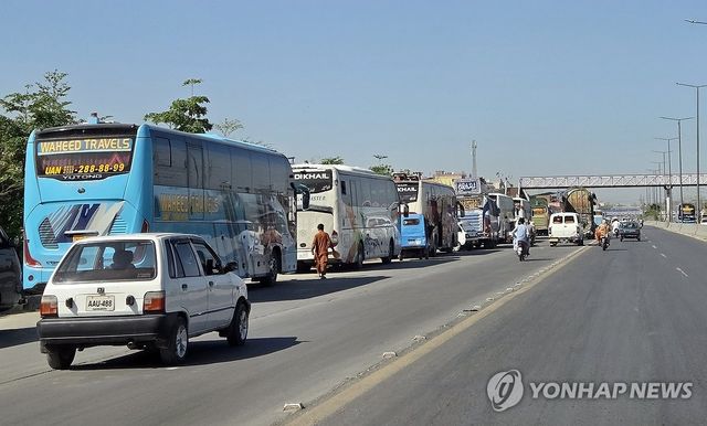 시외버스 운행 재개한 라왈핀디