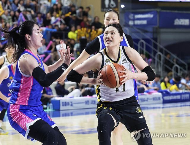 돌파하는 강이슬