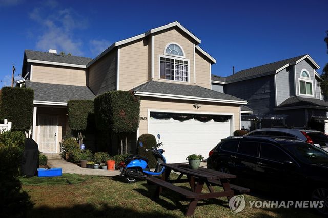 트럼프 만찬장 총격범이 살던 캘리포니아 토런스의 집