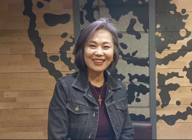 연합뉴스와 인터뷰하는 로라 박 '이화 웨딩 앤 한복' 대표