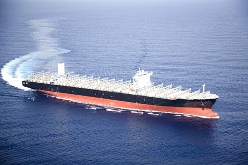 HJ중공업이 건조한 컨테이너선