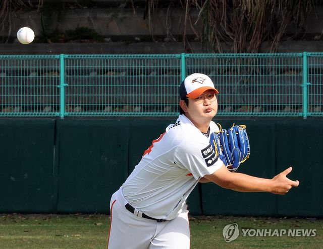 몸 푸는 김서현