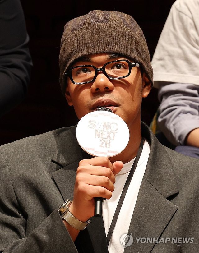 공연 설명하는 이하느리