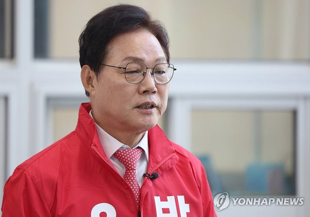 출마 소감 밝히는 박완수 경남지사 후보