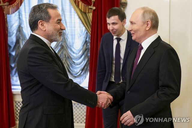 러시아 대통령 만난 이란 외무장관