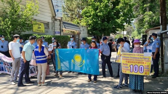 2021년 5월 카자흐스탄 알마티 주재 중국영사관 앞 시위