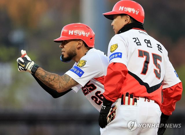 카스트로, 역전 적시타 세리머니