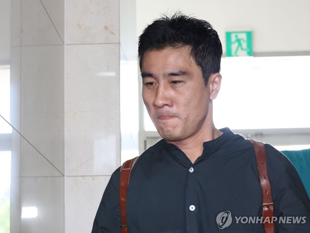 특검 출석하는 전직 해병 이관형 씨