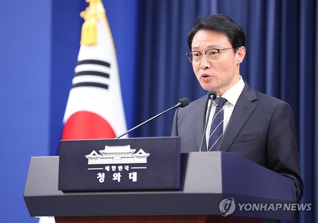 인사 관련 브리핑하는 이규연 홍보소통수석