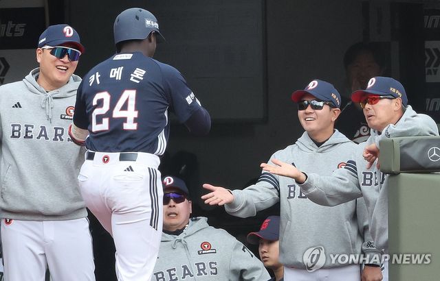 두산 카메론 3점포