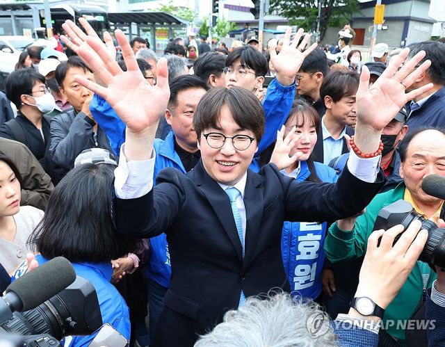 부산 구포시장 찾은 하정우