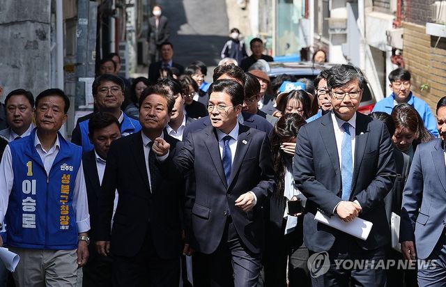 장위14주택 재개발구역 찾은 정원오