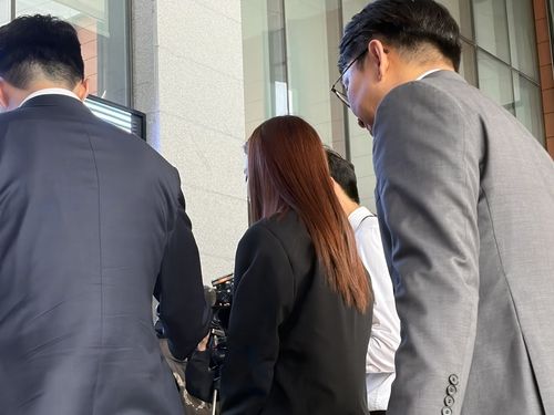 '필라테스 가맹 사기 의혹' 양정원 경찰 출석