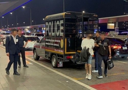 태국서 강제 송환되는 한국인 마약총책