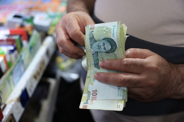 이란 리알화 지폐 