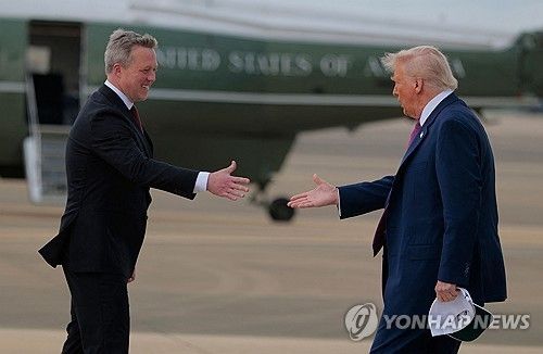 드리스컬 미국 육군장관과 트럼프 대통령