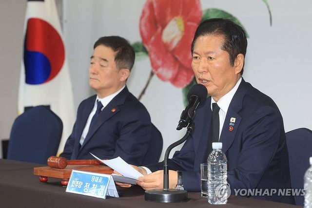 모두 발언하는 정청래 대표