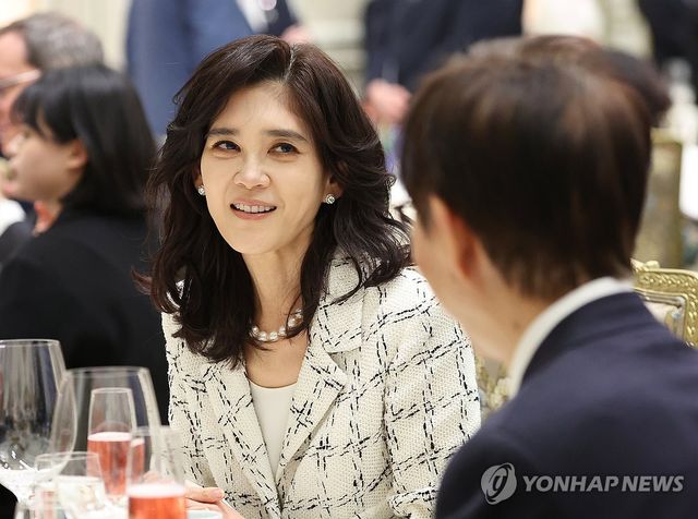 대화하는 이부진 사장과 이광형 총장