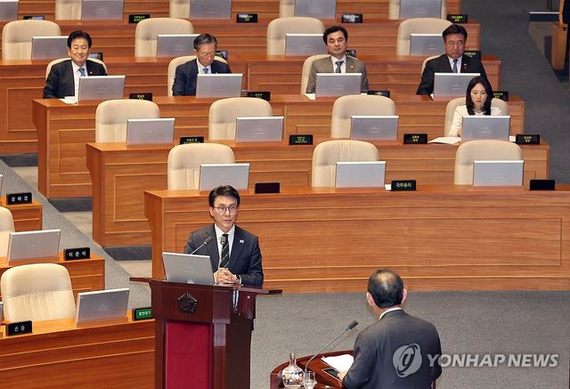 대정부 질문 답변하는 김민석 총리