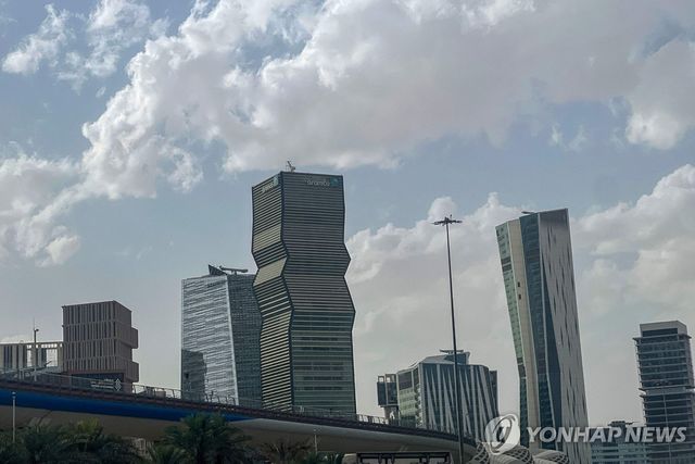 사우디아라비아 수도 리야드에 있는 킹 압둘라 금융지구 전경