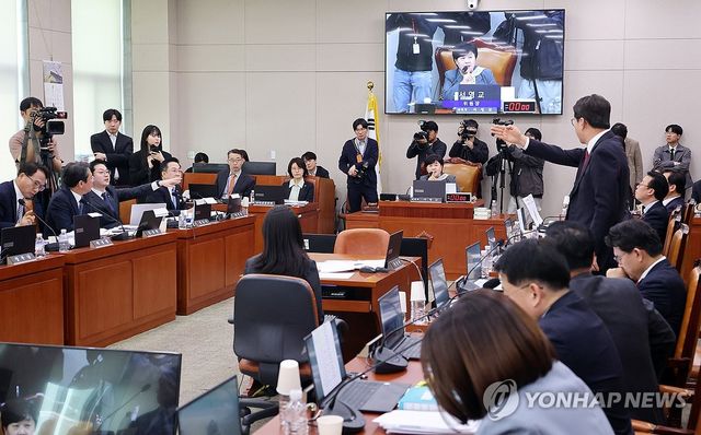 언쟁 이어지는 국회 조작기소 국조특위