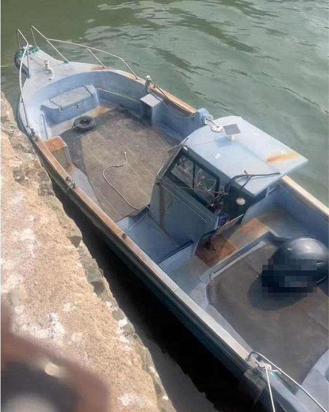 중국인들이 타고 온 소형 어선