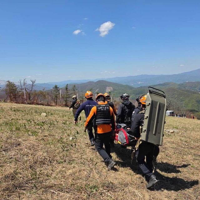 구조 작업 벌이는 소방