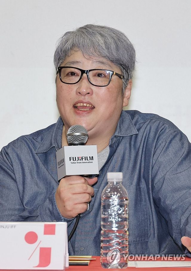 변영주 감독 '은은한 미소'