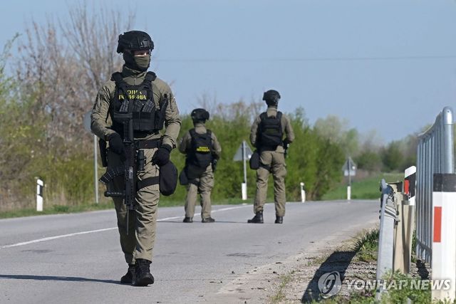가스관 경비 서는 세르비아 군경