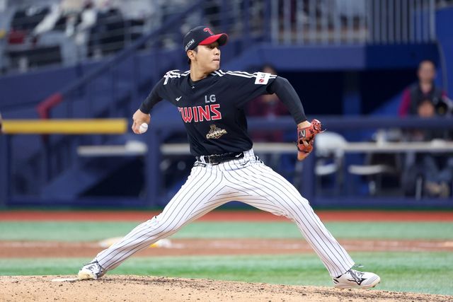 LG 트윈스 우완 사이드암 우강훈
