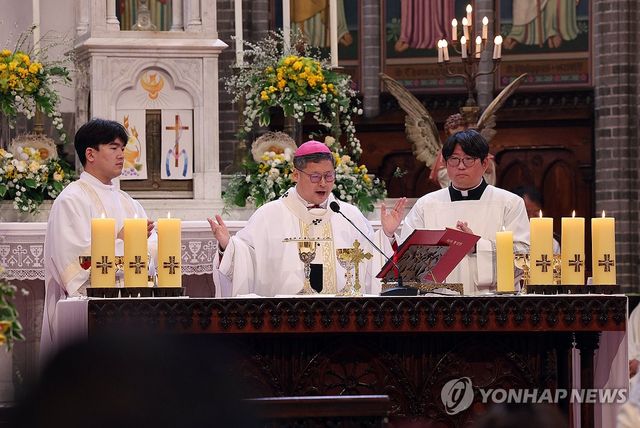 정순택 대주교, '주님 부활절 대축일 미사' 주례