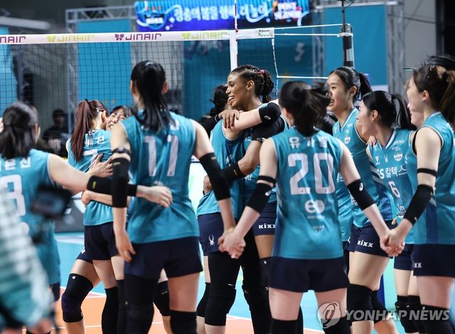 GS칼텍스, 여자배구 챔프전 통산 4번째 우승…5년 만에 정상