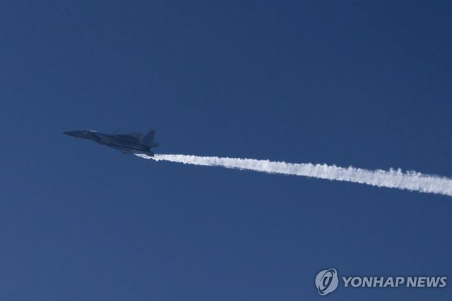 이스라엘 상공을 비행하는 F-15전투기
