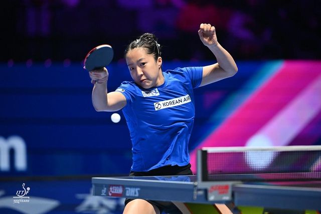 탁구 여자 월드컵에서 드라이브하는 신유빈