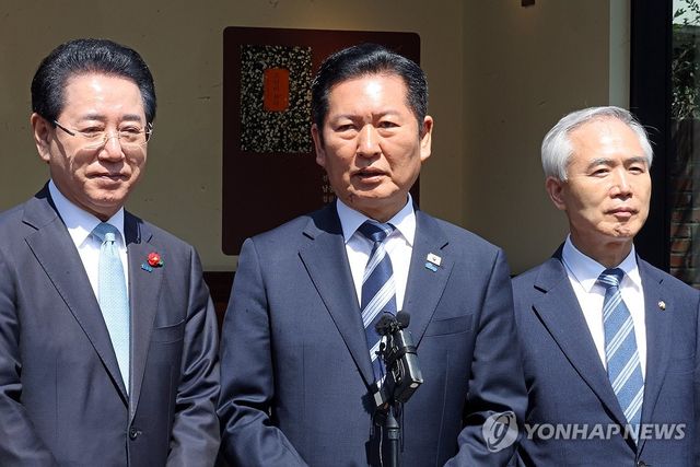 광주 5·18 기념성당 찾은 정청래 대표