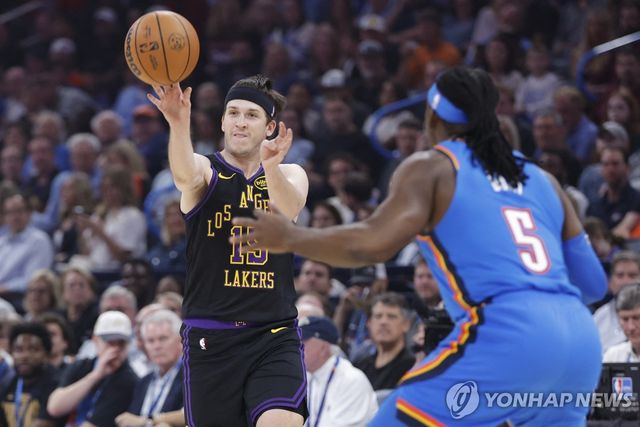 레이커스의 오스틴 리브스