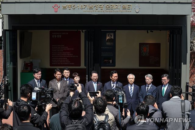 광주 남동성당 찾은 정청래 대표