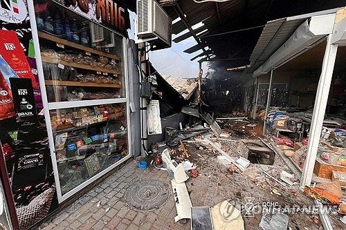 러시아 공격에 쑥대밭 된 우크라 니코폴 시장