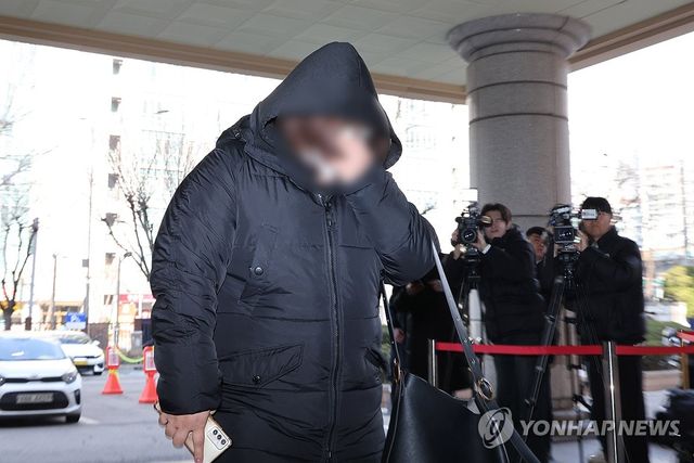 포르쉐 운전자에 약물 건넨 전직 간호조무사 구속심사