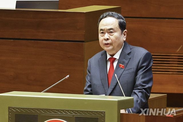 연임에 성공한 쩐 타인 먼 베트남 국회의장