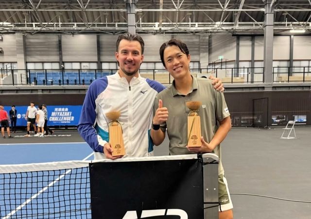 복식 우승 남지성(오른쪽)과 니클라스 살미넨.