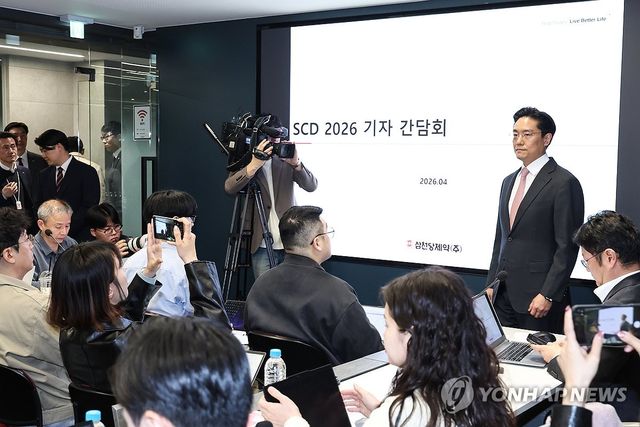 기자간담회하는 전인석 삼천당제약 대표